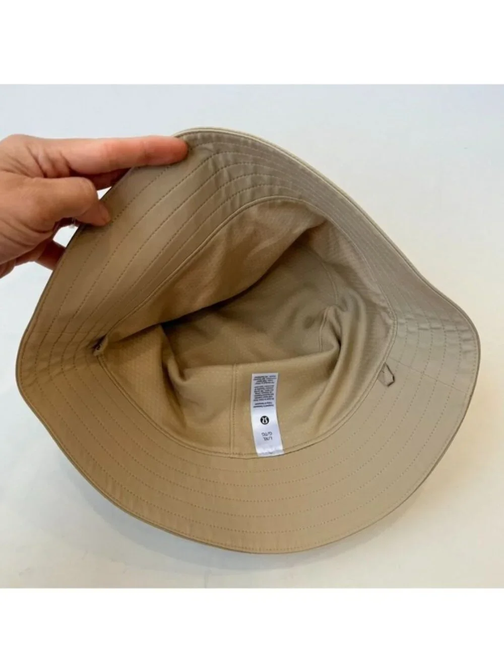 Lululemon Waterproof Bucket Hat Unisex Size L/XL Beige Wide Brim